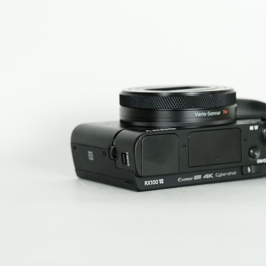 SONY Cyber-shot DSC-RX100M7