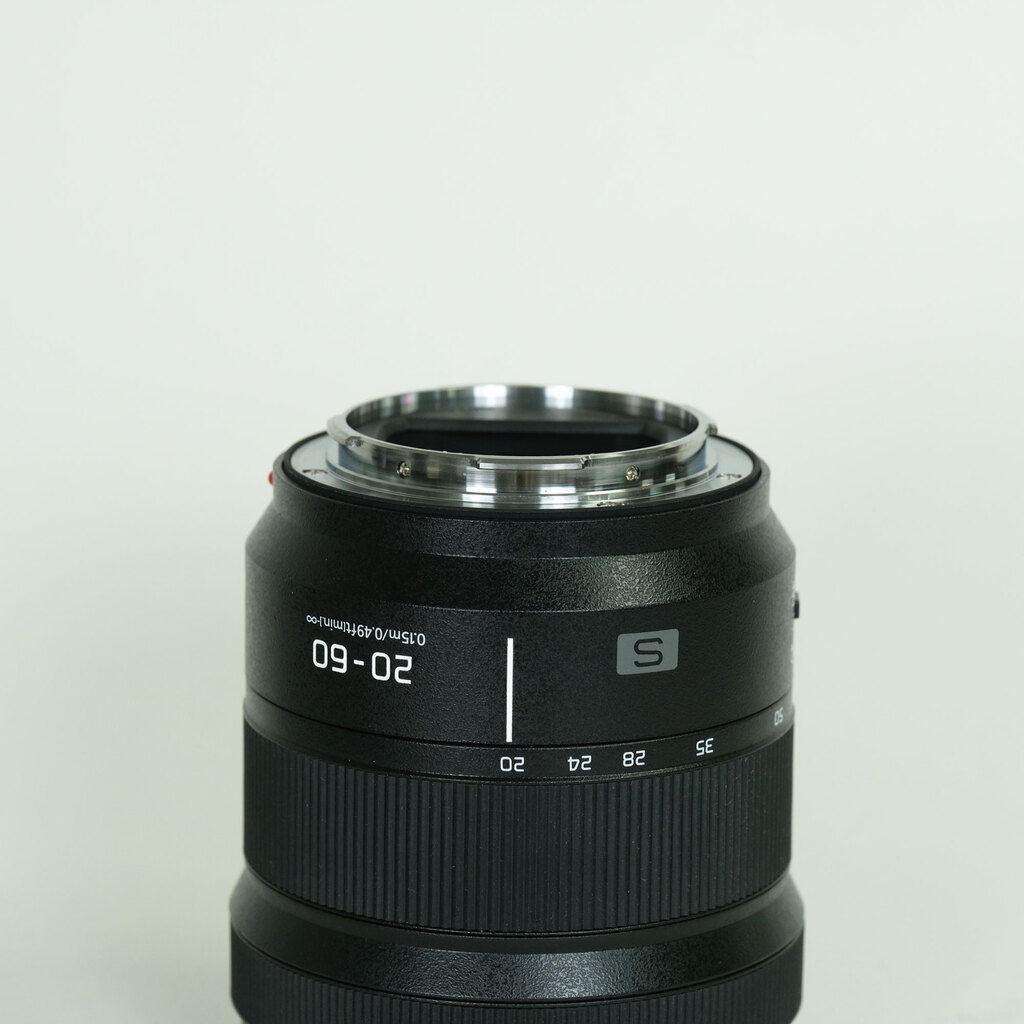 Panasonic LUMIX S 20-60mm F3.5-5.6 Panasonic LUMIX S 20-60mm F3.5-5.6