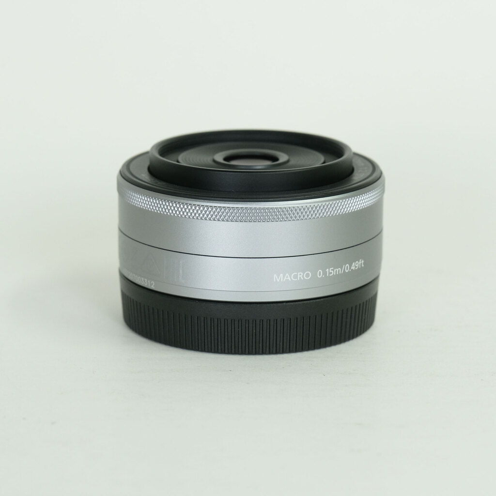 Canon EF-M22mm F2 STM