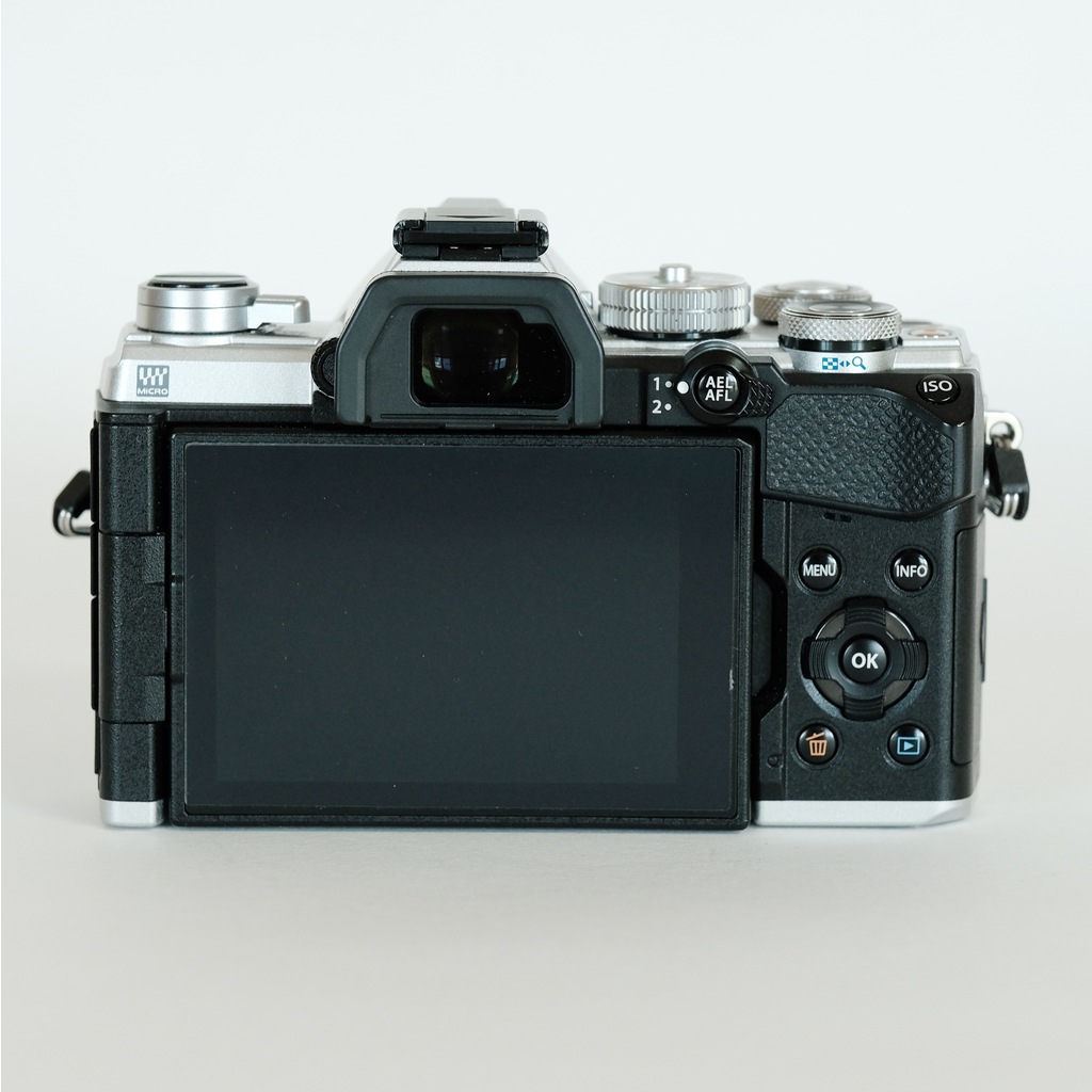 OLYMPUS OM-D E-M5 Mark III