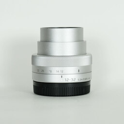 Panasonic LUMIX G VARIO 12-32mm / F3.5-5.6 ASPH. / MEGA O.I.S.