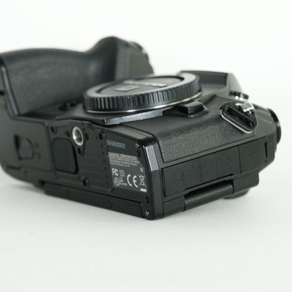 OLYMPUS OM-D E-M1 Mark II