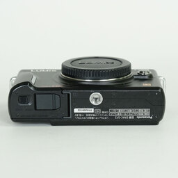 Panasonic LUMIX DMC-GF2-K ボディ ブラック Panasonic LUMIX DMC-GF2-K ボディ ブラック