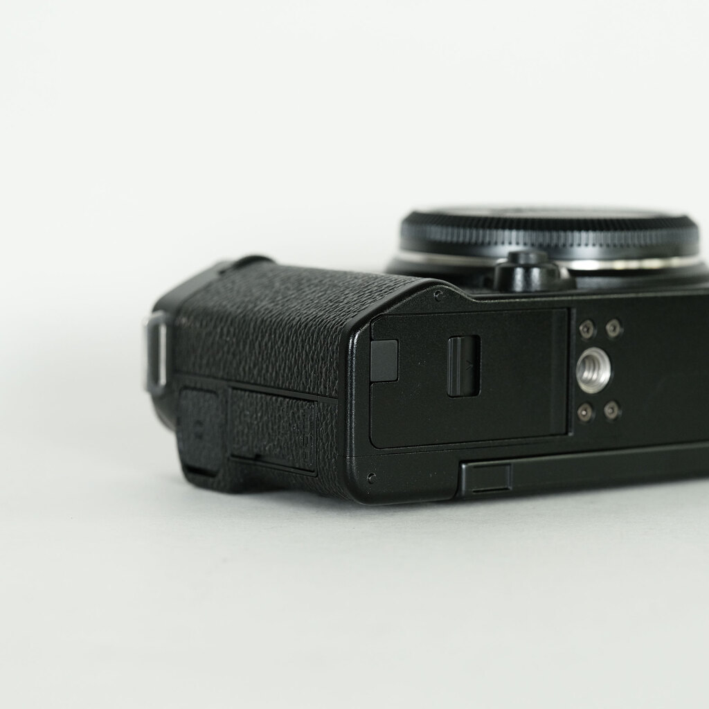 FUJIFILM X-M5