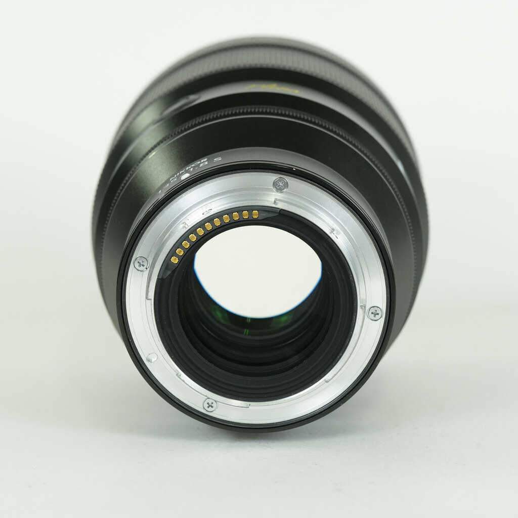 Nikon NIKKOR Z 135mm f/1.8 S Plena