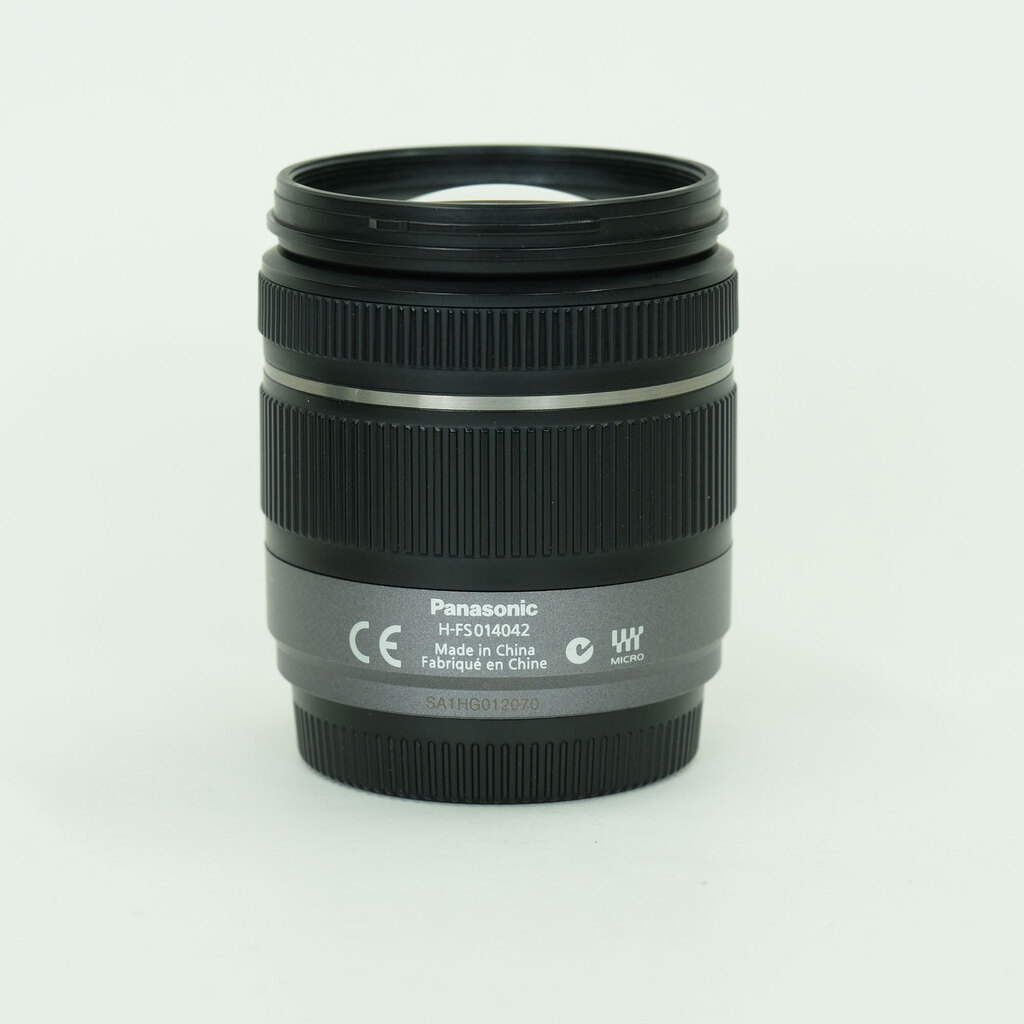 Panasonic LUMIX G VARIO 14-42mm F3.5-5.6 ASPH./MEGA O.I.S. Panasonic LUMIX G VARIO 14-42mm F3.5-5.6 ASPH./MEGA O.I.S.