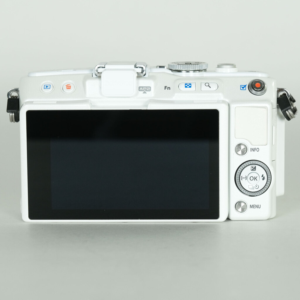 OLYMPUS PEN Lite E-PL6 ボディ ホワイト