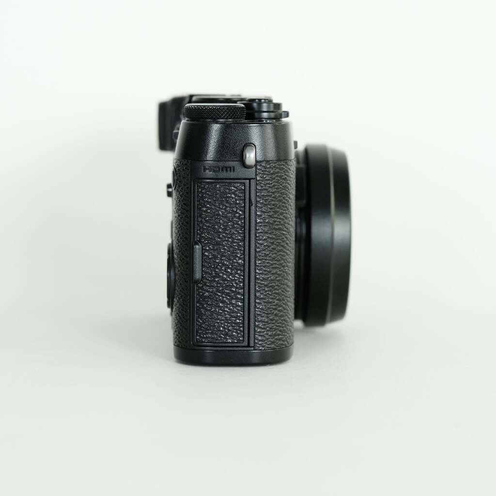 FUJIFILM X100F ブラック