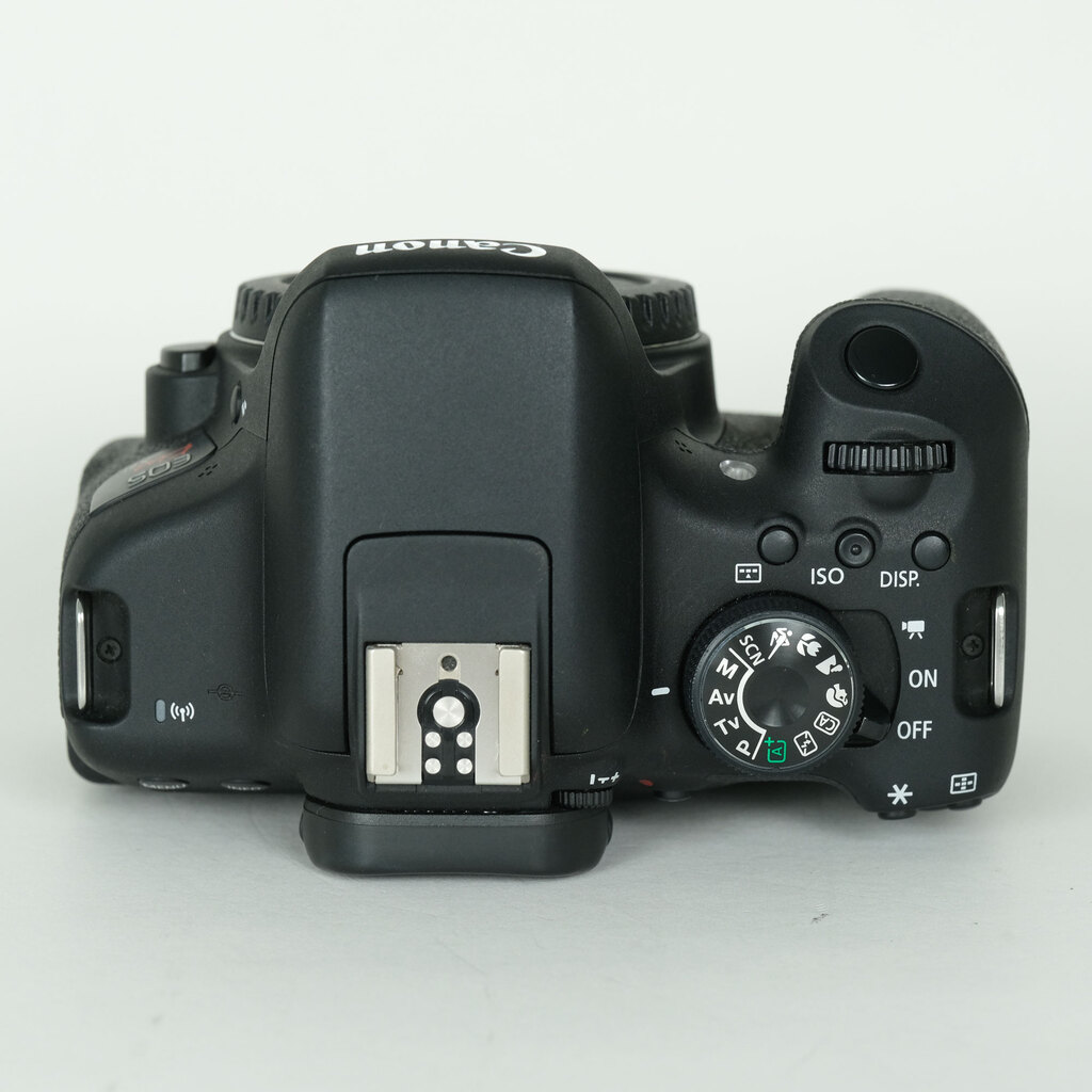 Canon EOS Kiss X8i