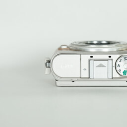 OLYMPUS PEN E-PL9