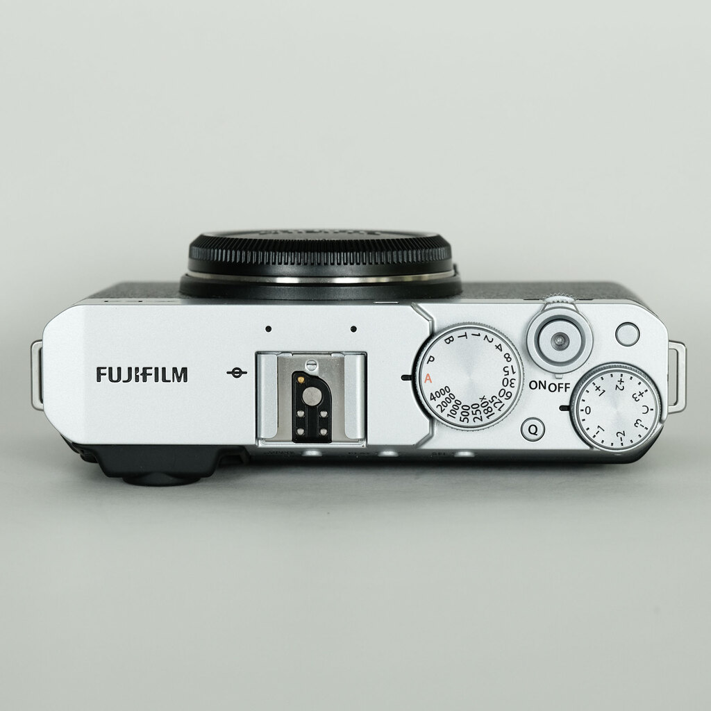 FUJIFILM X-E4