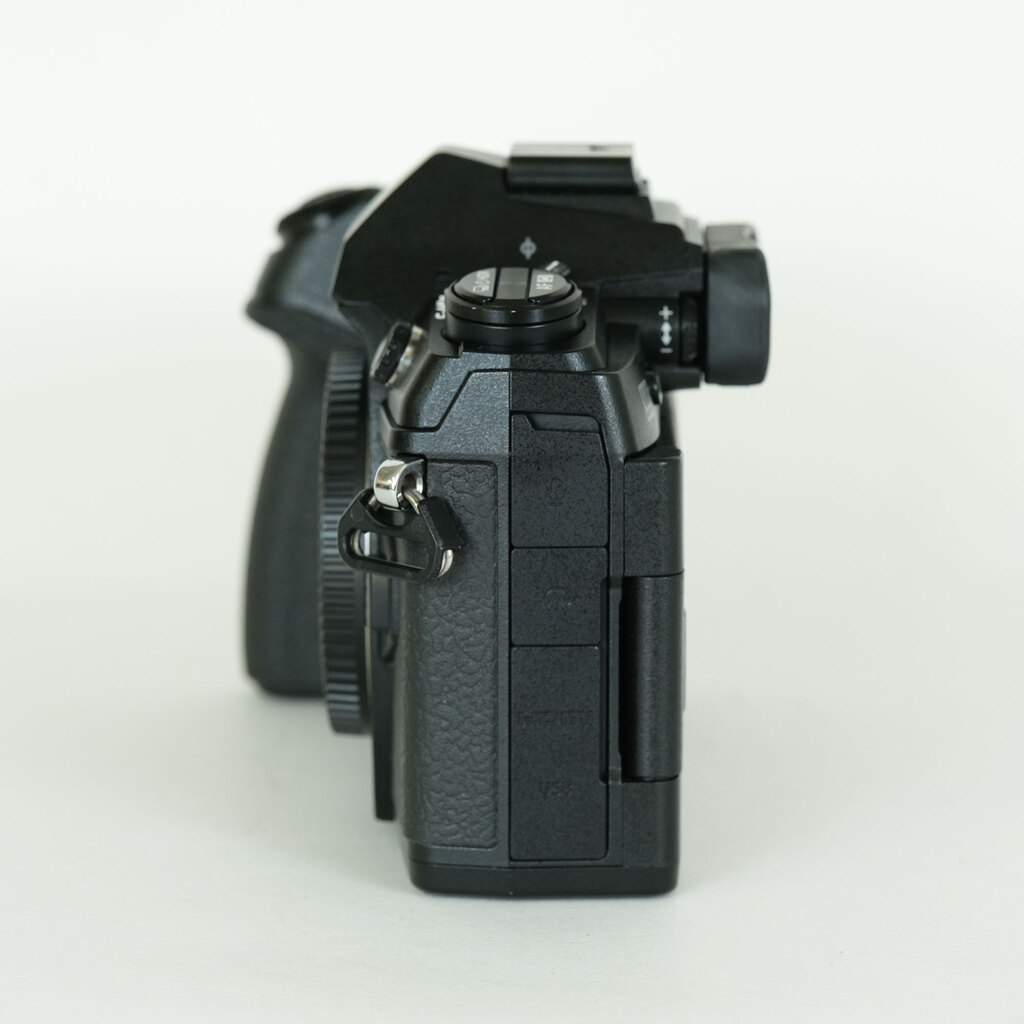 OLYMPUS OM-D E-M1 Mark II