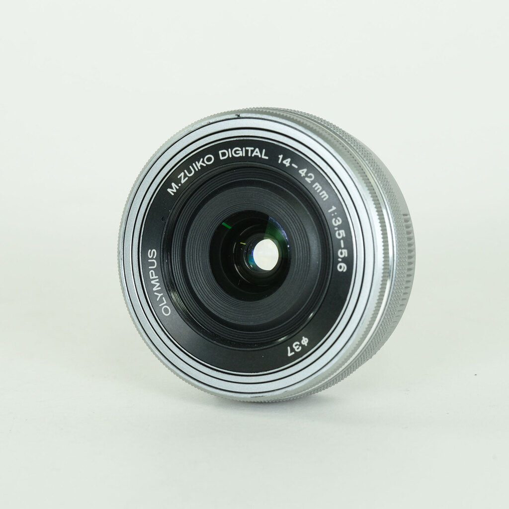 OLYMPUS M.ZUIKO DIGITAL ED 14-42mm F3.5-5.6 EZ シルバー OLYMPUS M.ZUIKO DIGITAL ED 14-42mm F3.5-5.6 EZ シルバー