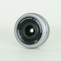 OLYMPUS M.ZUIKO DIGITAL ED 14-42mm F3.5-5.6 EZ シルバー OLYMPUS M.ZUIKO DIGITAL ED 14-42mm F3.5-5.6 EZ シルバー