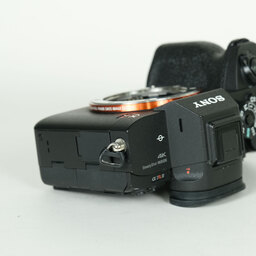 SONY α7RIV ボディ ILCE-7RM4A   【後期モデル 液晶下部にSONYロゴなし】