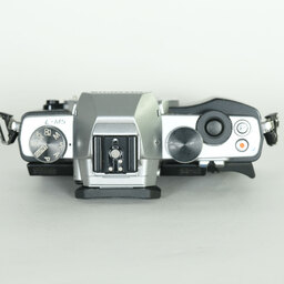 OLYMPUS OM-D E-M5 ボディ シルバー