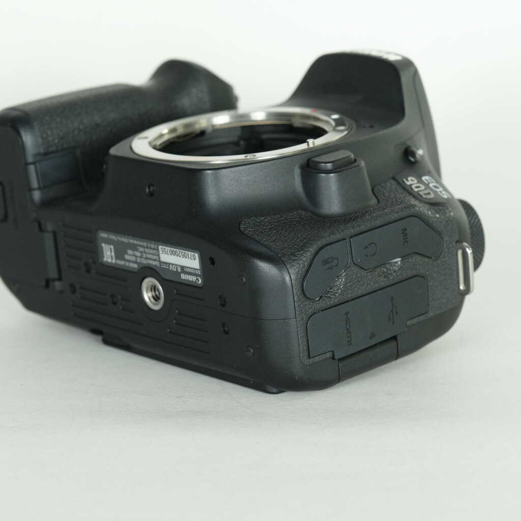 Canon EOS 90D