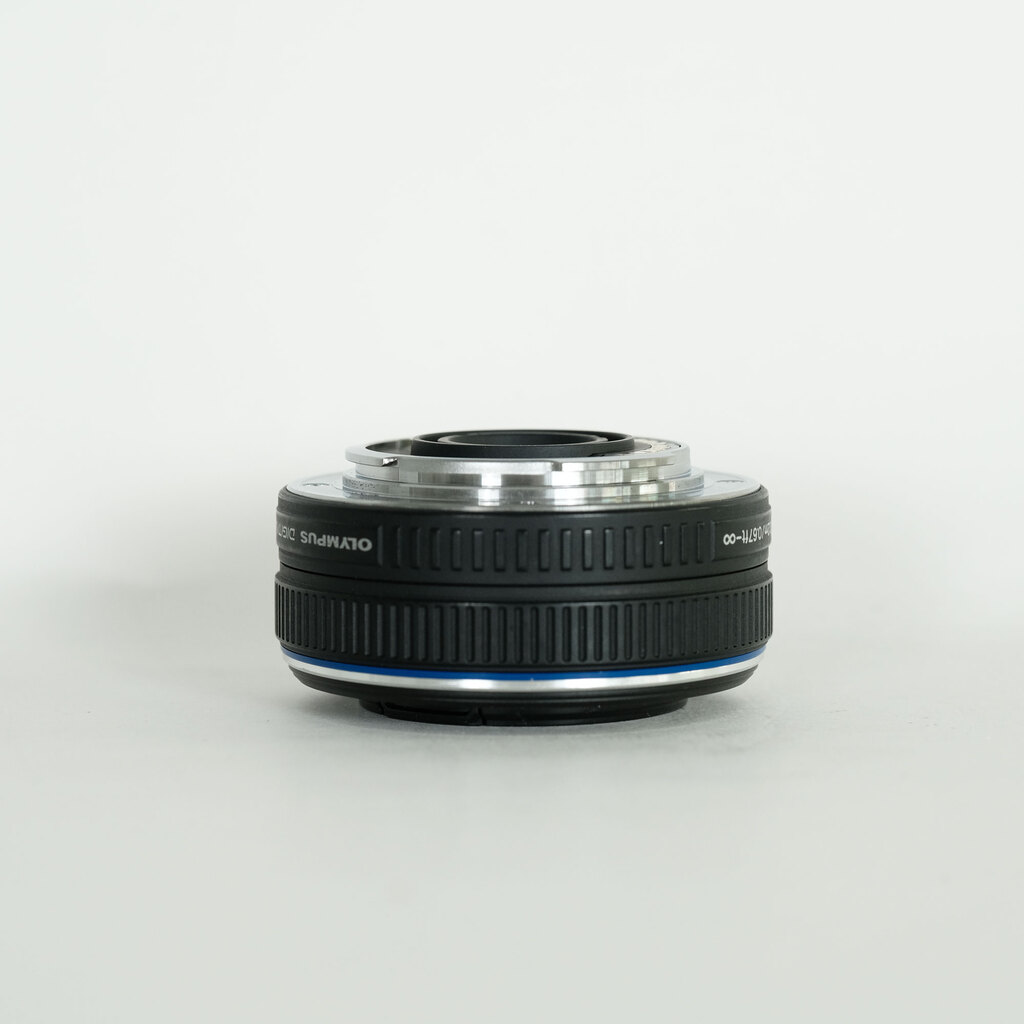 OLYMPUS M.ZUIKO DIGITAL 17mm F2.8 シルバー