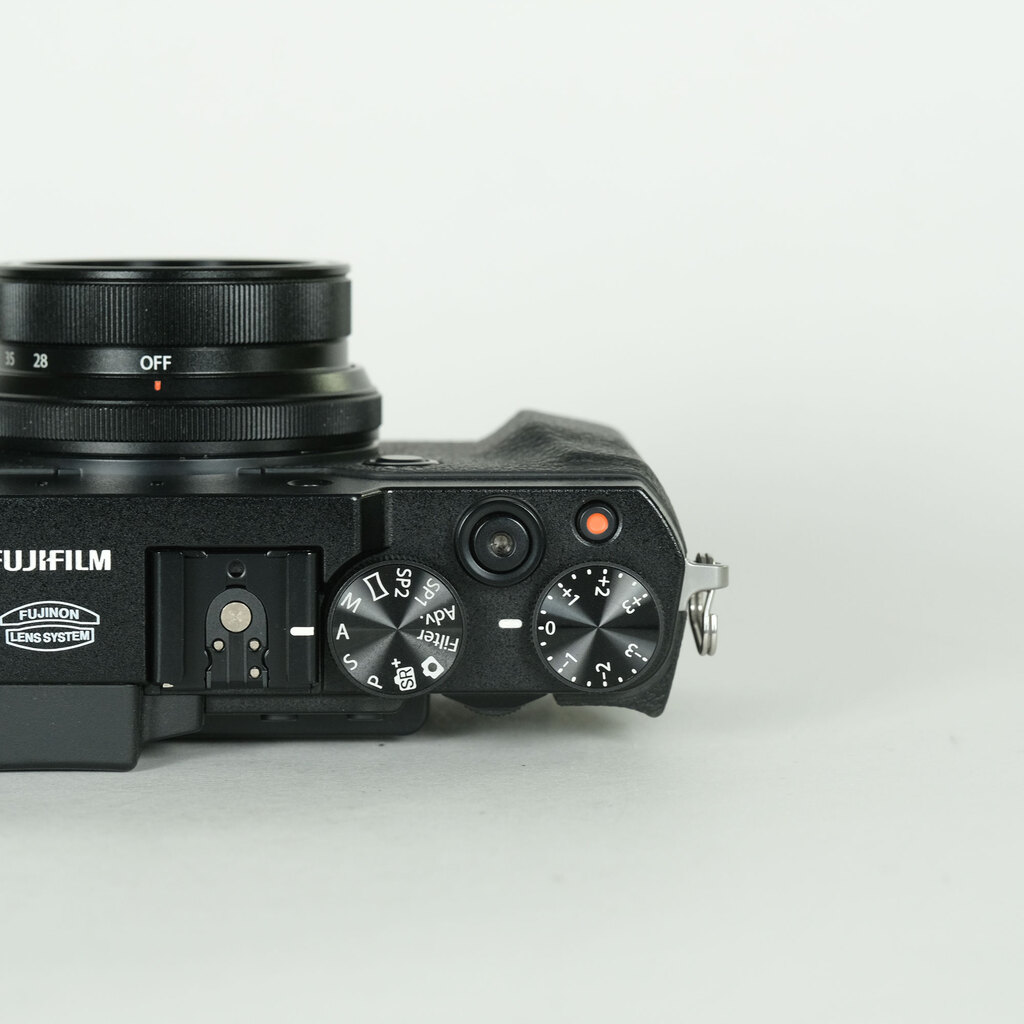 FUJIFILM X30 ブラック