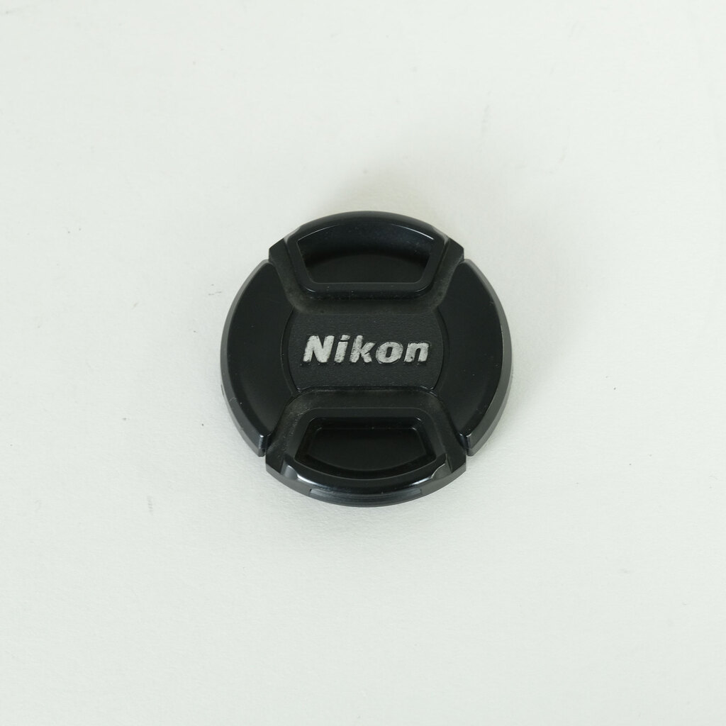 Nikon AF-S DX VR Zoom-Nikkor 55-200mm F4-5.6G IF-ED Nikon AF-S DX VR Zoom-Nikkor 55-200mm F4-5.6G IF-ED