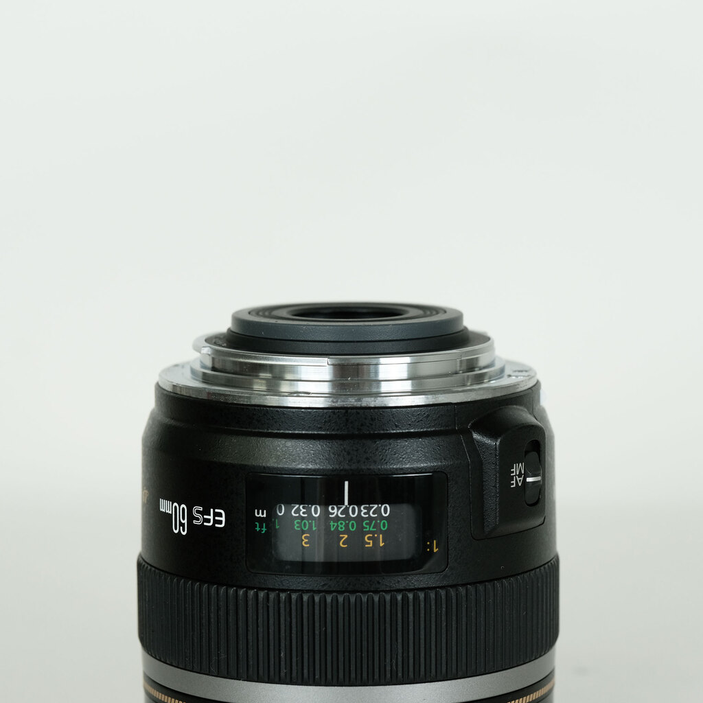 Canon EF-S60mm F2.8 マクロ USM