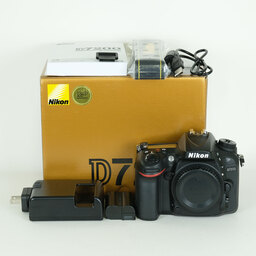 Nikon D7200
