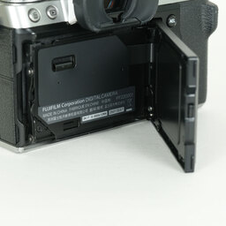 FUJIFILM X-T5