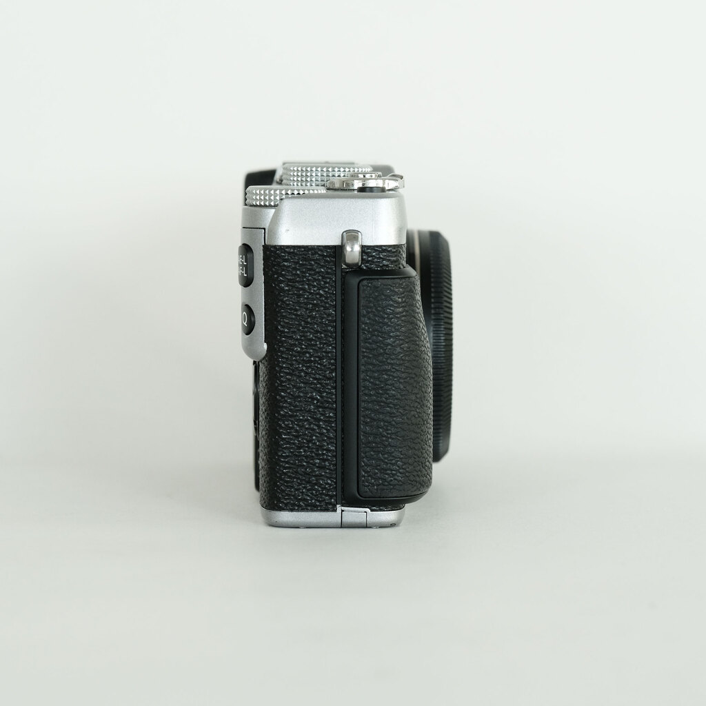 FUJIFILM X-E1 シルバー