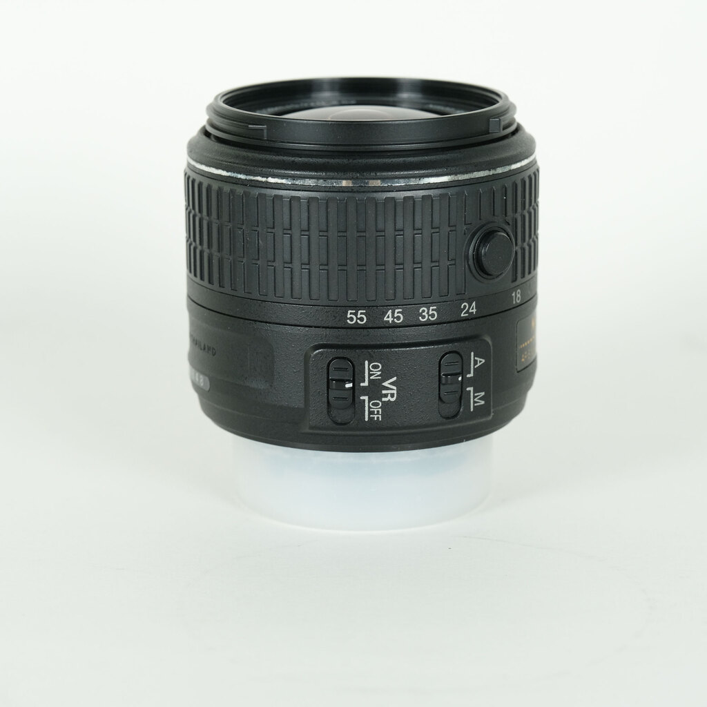 Nikon AF-S DX NIKKOR 18-55mm f3.5-5.6G VR II Nikon AF-S DX NIKKOR 18-55mm f3.5-5.6G VR II