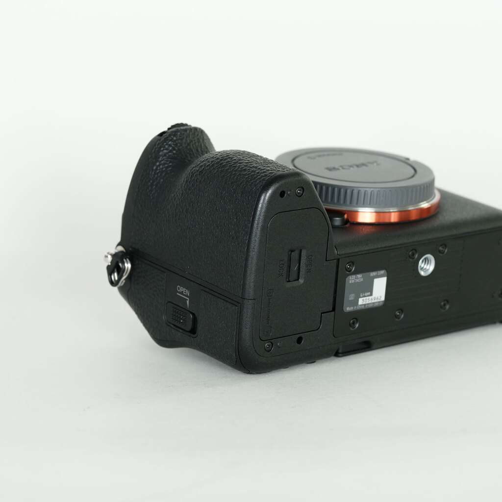 SONY α7 IV(ILCE-7M4) SONY α7 IV(ILCE-7M4)