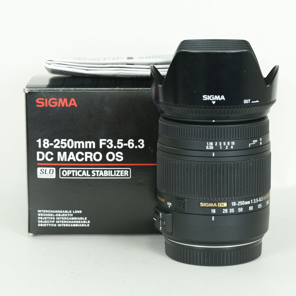SIGMA 18-250mm F3.5-6.3 DC MACRO OS HSM (キヤノンEF用) SIGMA 18-250mm F3.5-6.3 DC MACRO OS HSM (キヤノンEF用)