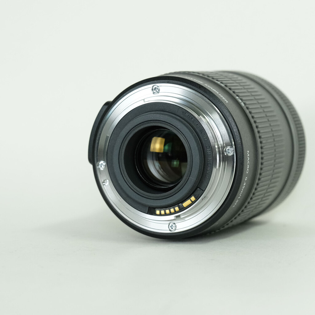 Canon EF-S18-135mm F3.5-5.6 IS