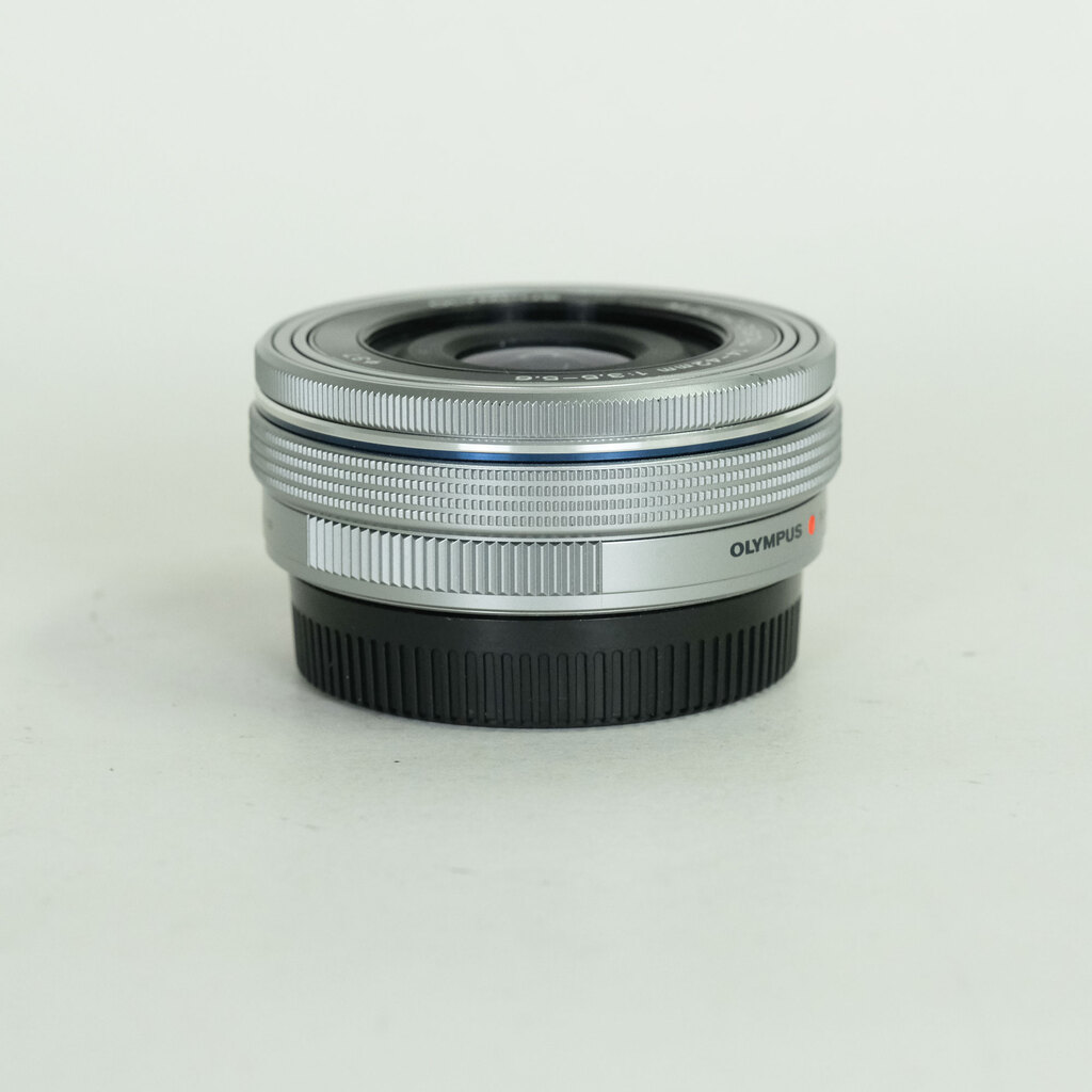 OLYMPUS M.ZUIKO DIGITAL ED 14-42mm F3.5-5.6 EZ シルバー OLYMPUS M.ZUIKO DIGITAL ED 14-42mm F3.5-5.6 EZ シルバー