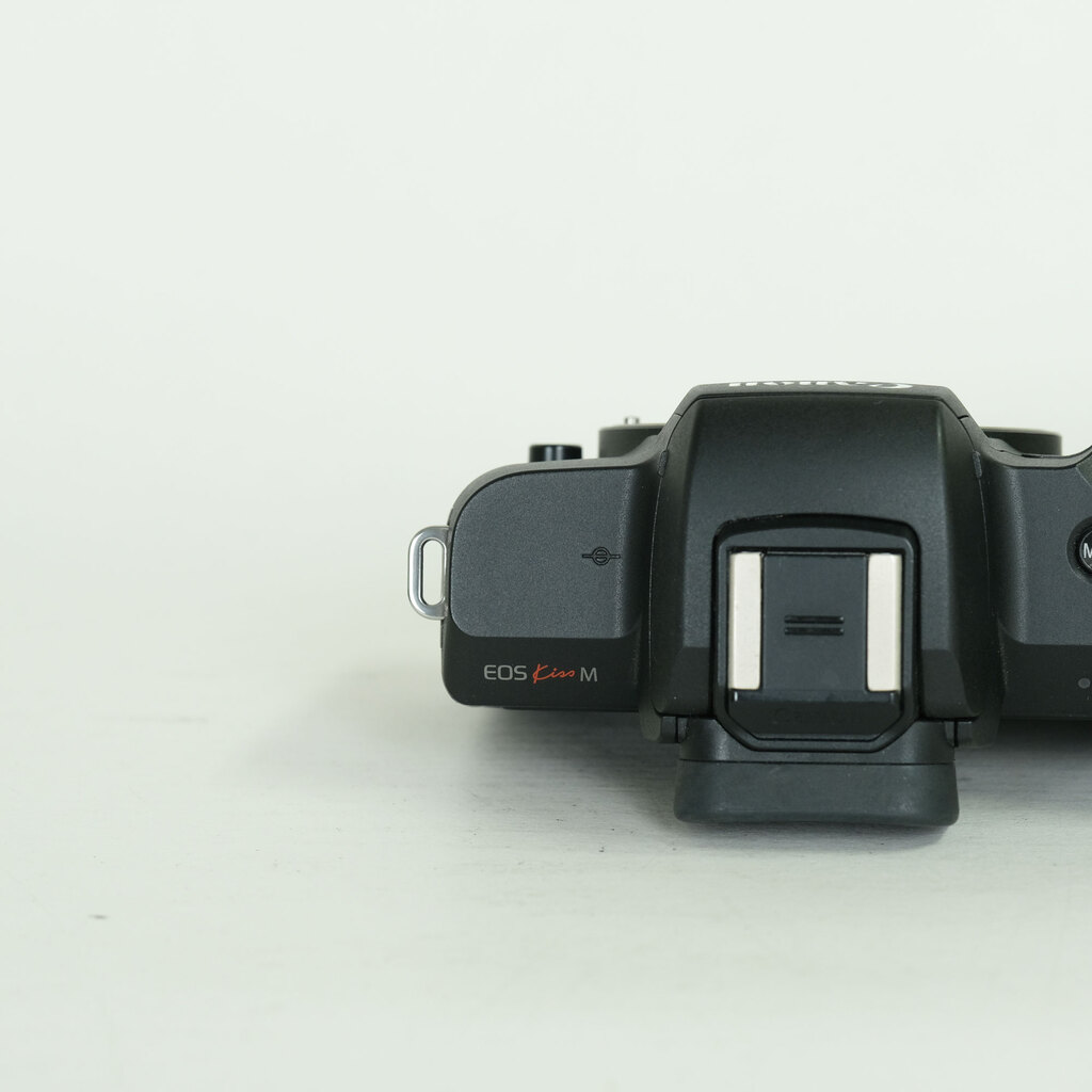 Canon EOS Kiss M