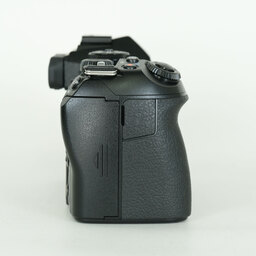 OLYMPUS OM-D E-M1 Mark II OLYMPUS OM-D E-M1 Mark II