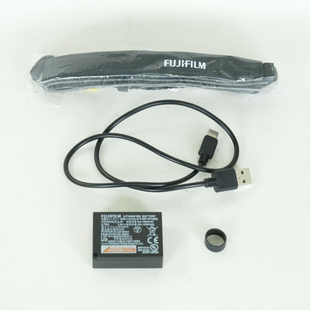 FUJIFILM X-E4
