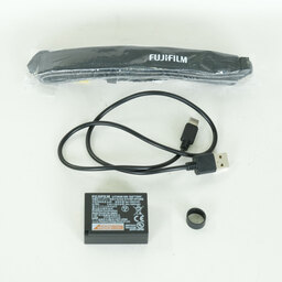 FUJIFILM X-E4