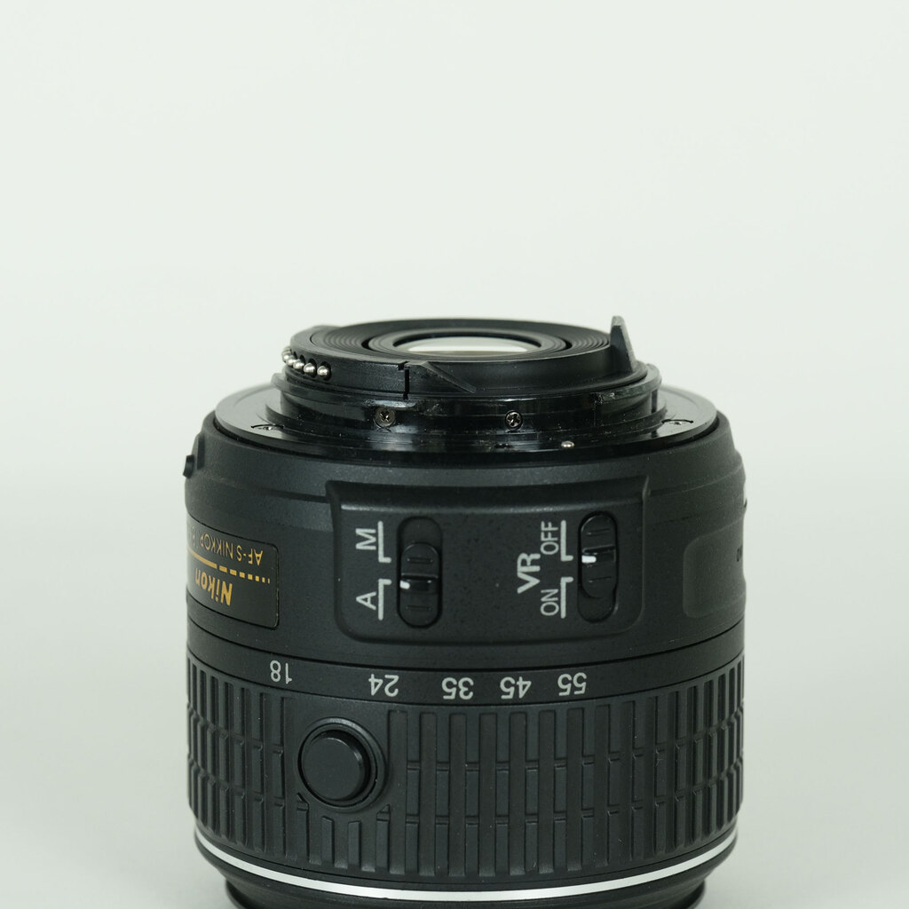 Nikon AF-S DX NIKKOR 18-55mm f3.5-5.6G VR II Nikon AF-S DX NIKKOR 18-55mm f3.5-5.6G VR II