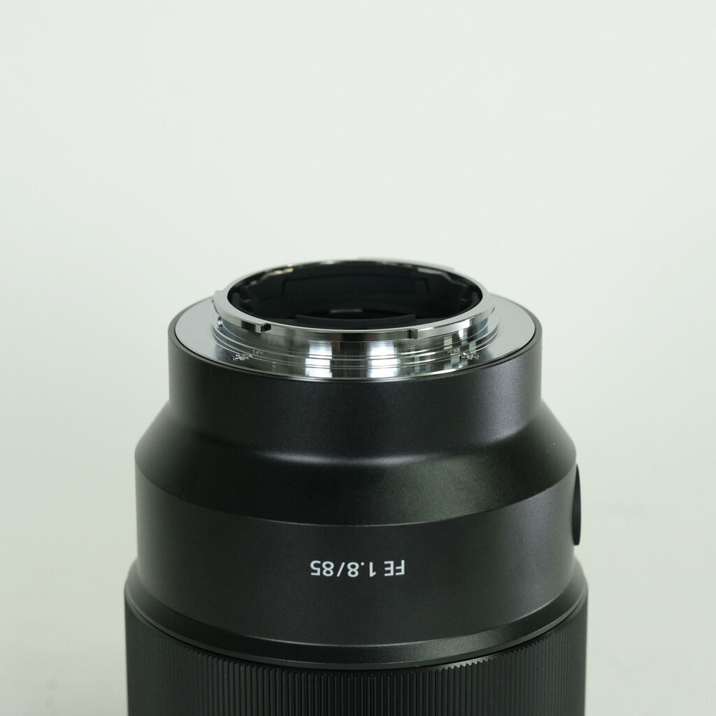 SONY FE 85mm F1.8 SEL85F18