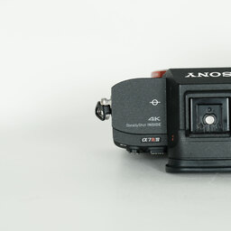 SONY α7RIV ボディ ILCE-7RM4A   【後期モデル 液晶下部にSONYロゴなし】