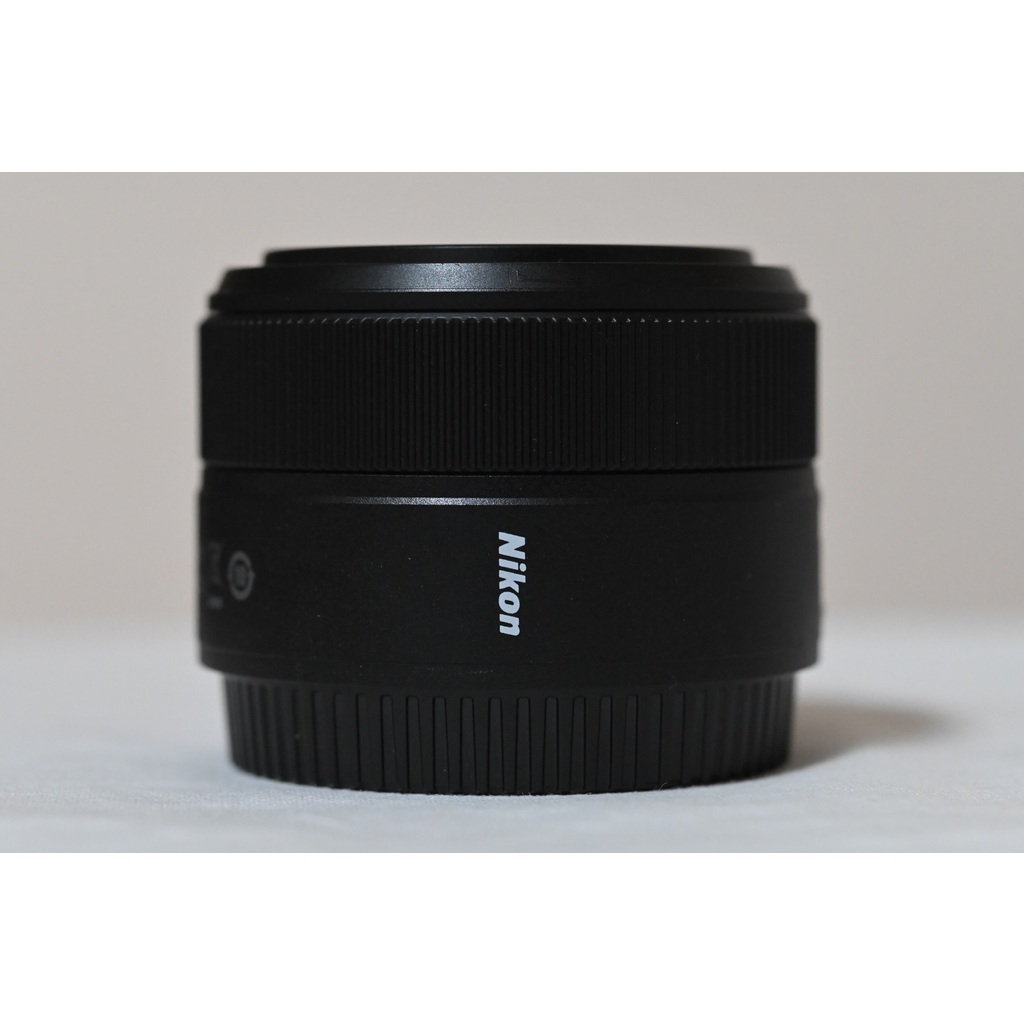 Nikon NIKKOR Z 40mm f/2 Nikon NIKKOR Z 40mm f/2