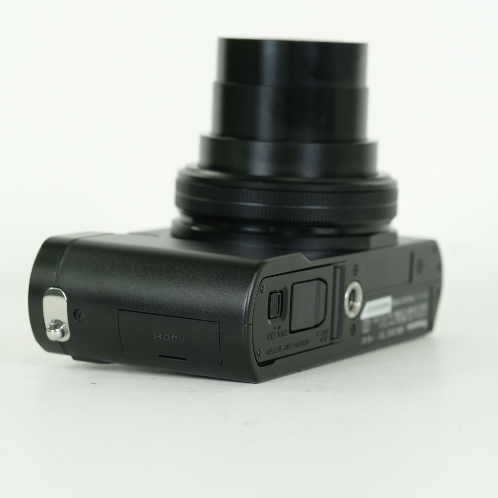 Panasonic LUMIX DMC-TX1 Panasonic LUMIX DMC-TX1