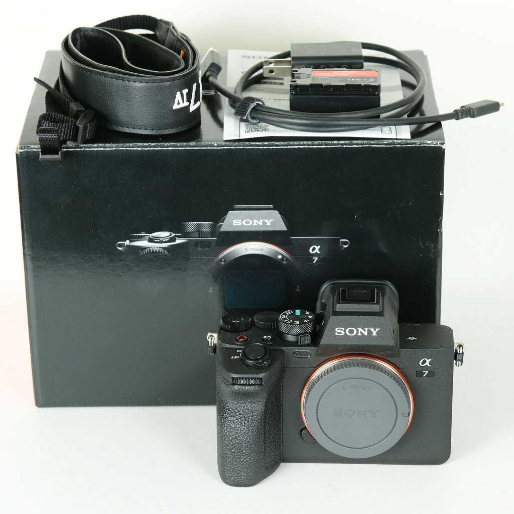 SONY α7 IV(ILCE-7M4) SONY α7 IV(ILCE-7M4)