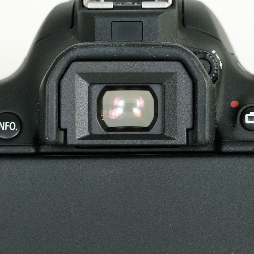 ✨ショット数約2500回✨反転モニター✨Canon Kiss X7i✨美品✨ ✨動画撮影OK✨反転モニター✨Canon Kiss X7i✨タッチパネル✨美品✨