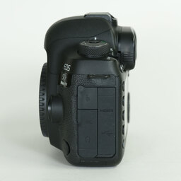 Canon EOS 5D Mark IV Canon EOS 5D Mark IV