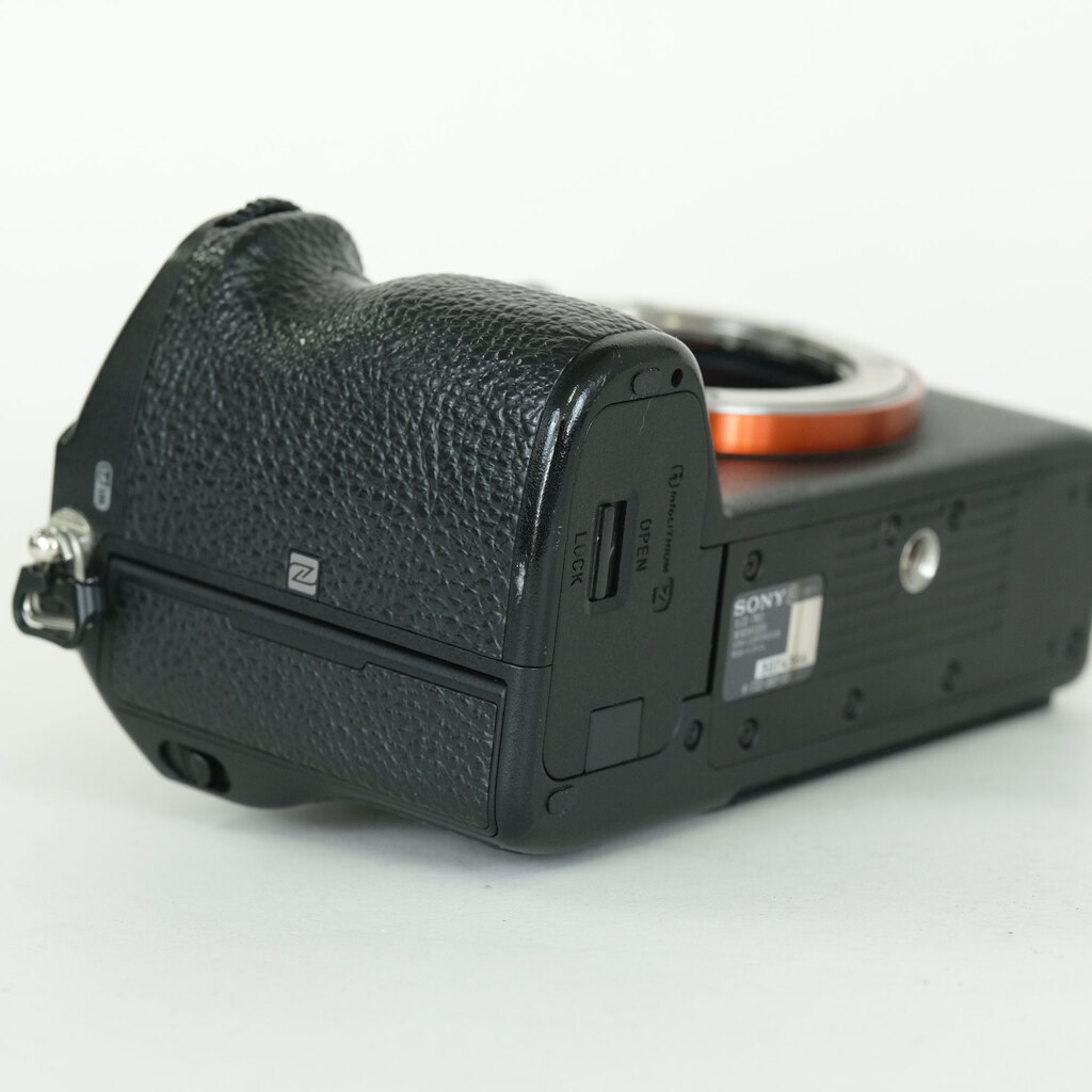 SONY α7 III(ILCE-7M3) SONY α7 III(ILCE-7M3)