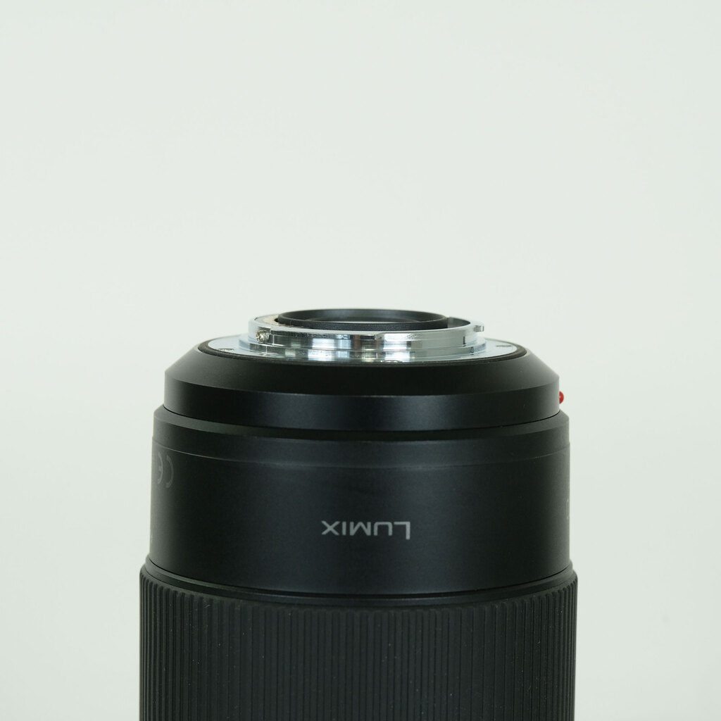 Panasonic LUMIX G VARIO 100-300mm / F4.0-5.6 II / POWER O.I.S. Panasonic LUMIX G VARIO 100-300mm / F4.0-5.6 II / POWER O.I.S.