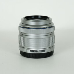 OLYMPUS M.ZUIKO DIGITAL 14-42mm F3.5-5.6IIR シルバー