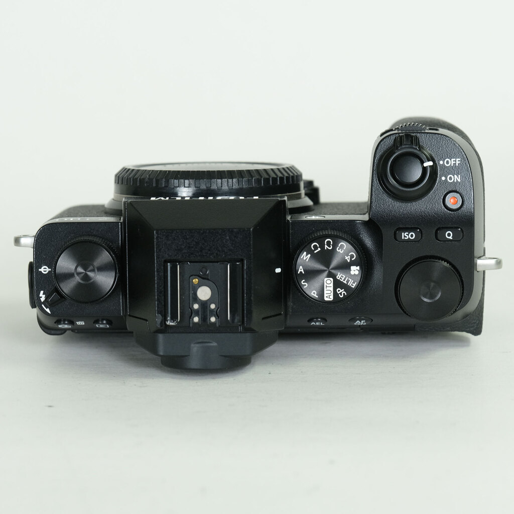 FUJIFILM X-S10