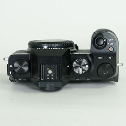 FUJIFILM X-S10